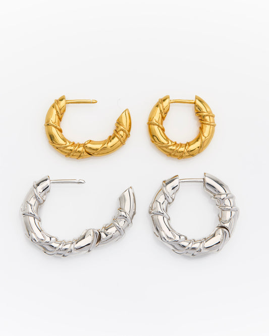 WILD THORN HUGGIE RHODIUM-PLATED STERLING SILVER– Mini Hoop Earring