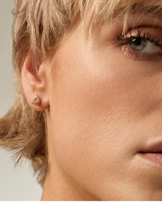 THORN EDGE STUDS RHODIUM-PLATED STERLING SILVER – Minimal Thorn Earrings